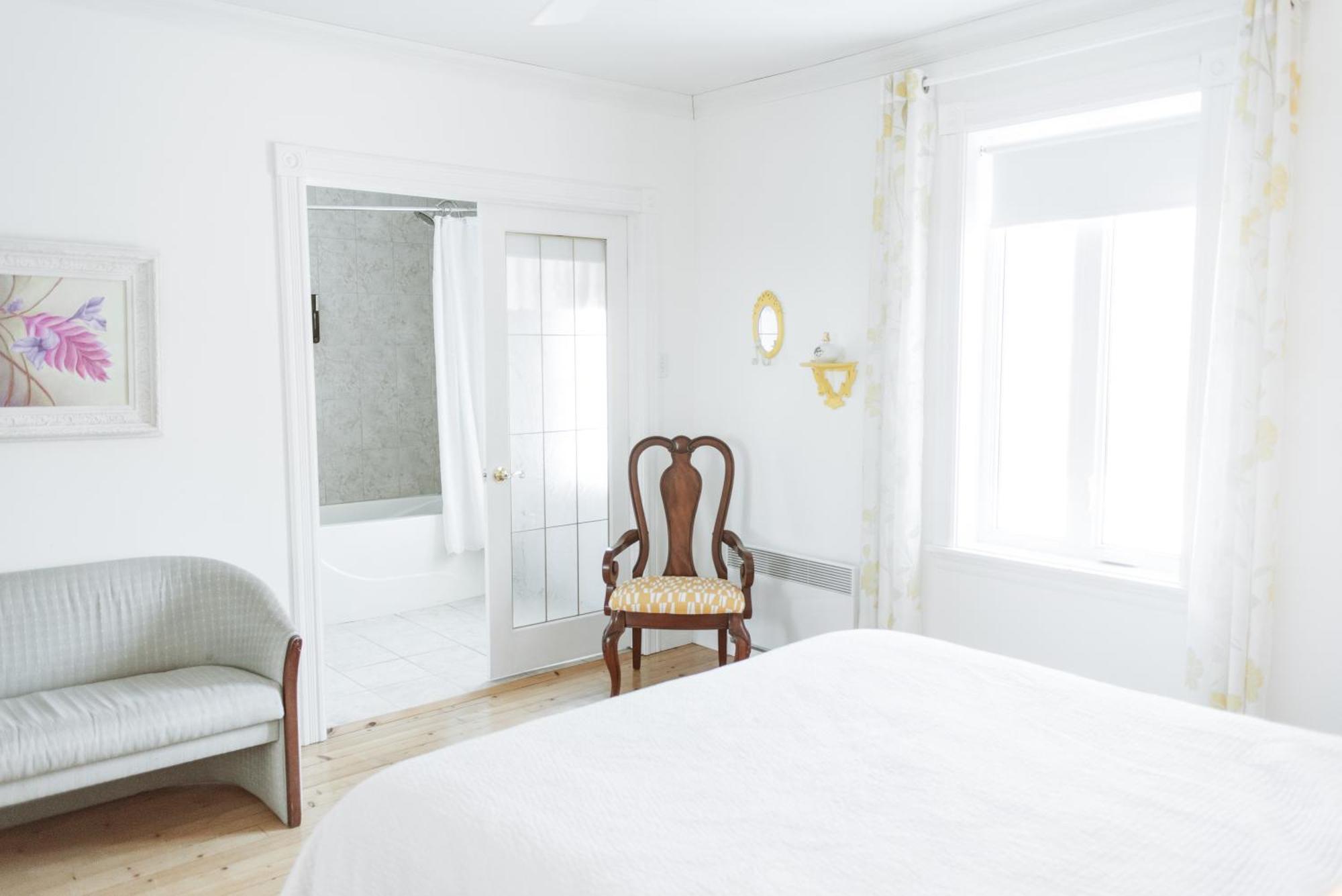Auberge Incroyable Saint Adrien Esterno foto